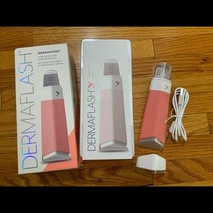 SOLD - Dermaflash dermapore extractor ultrasonic